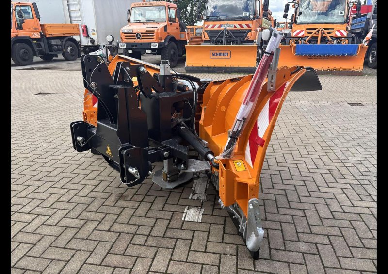 Aebi Schmidt KL-V 28 Vario-Schneepflug - Dreipunktaufnahme