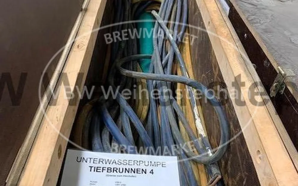 Submersible pump