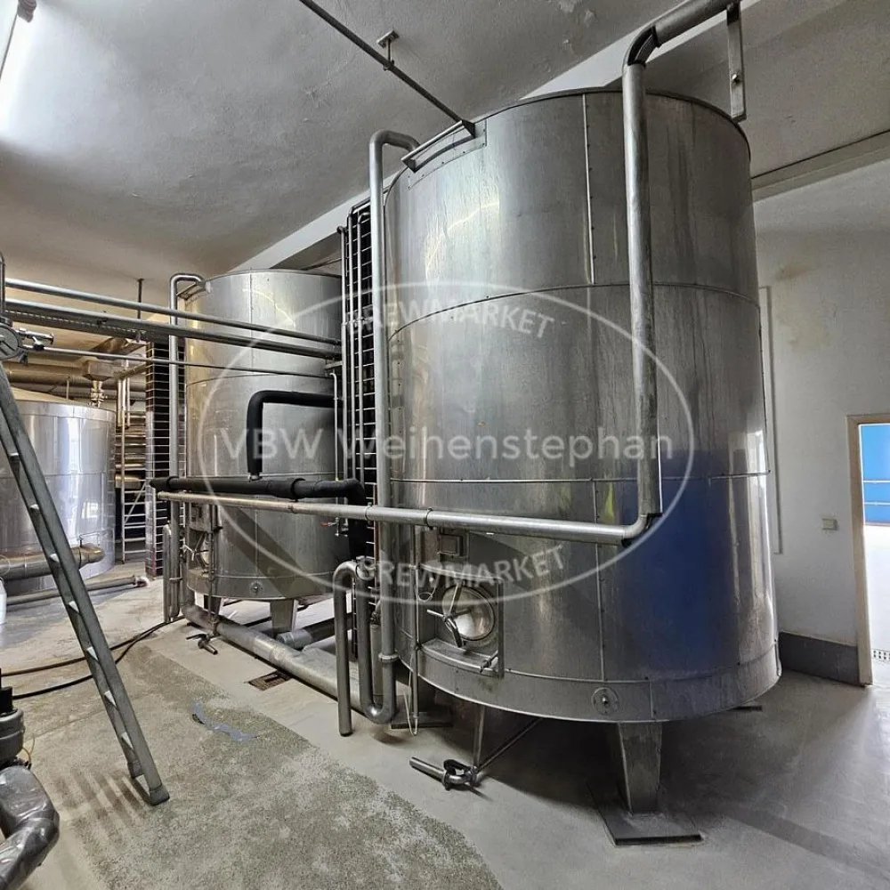 Water tanks (2 pcs.)