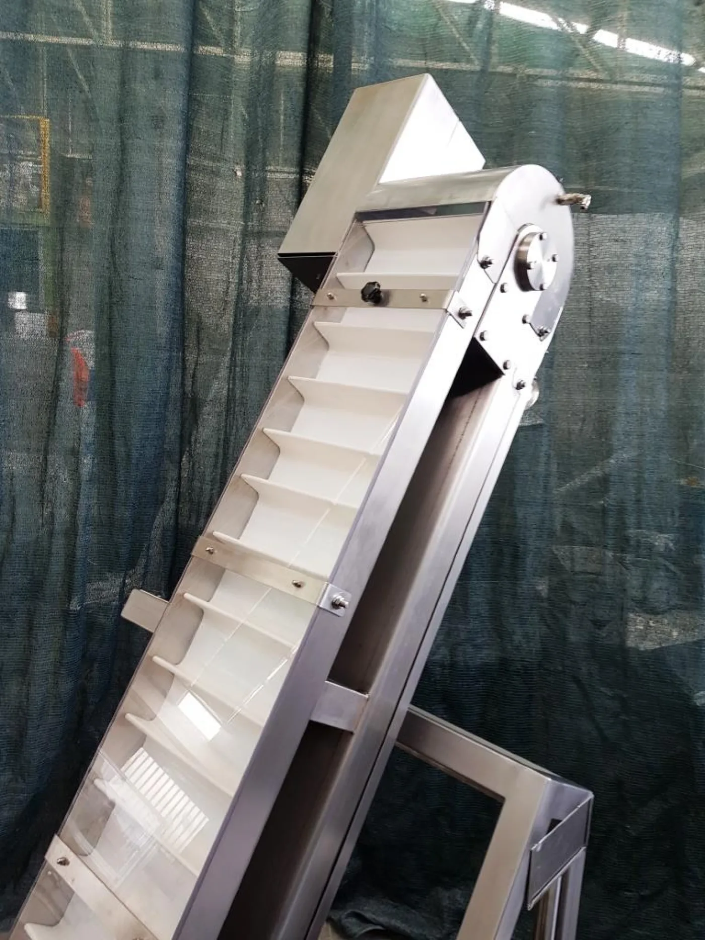 ELEVATORE A TRAMOGGIA PER COMPRESSE - 4