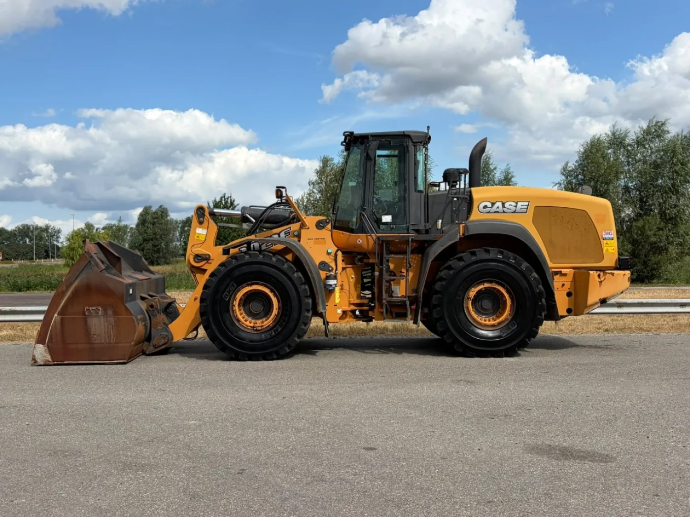 Case 1021F - 1