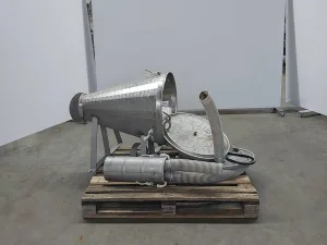 Vacuum buffer tank for fat and-or Spinal cord removal from carcasses