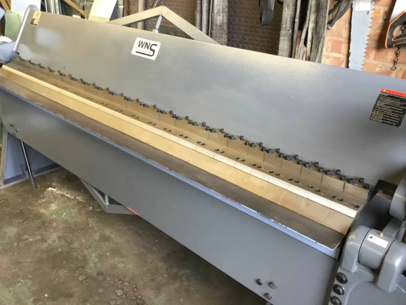 WNS Heavy Duty Box & Pan Folder 2540mm x 2.0mm - WNS - W. Neal Services Ltd - 4
