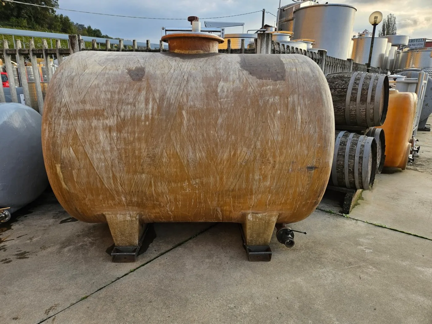 FIBERGLASS TANK FOR CARRIAGE FIRM CMP, CAPACITY LITERS 3000 ABOUT, SECOND-HAND EQUIPMENT - 1