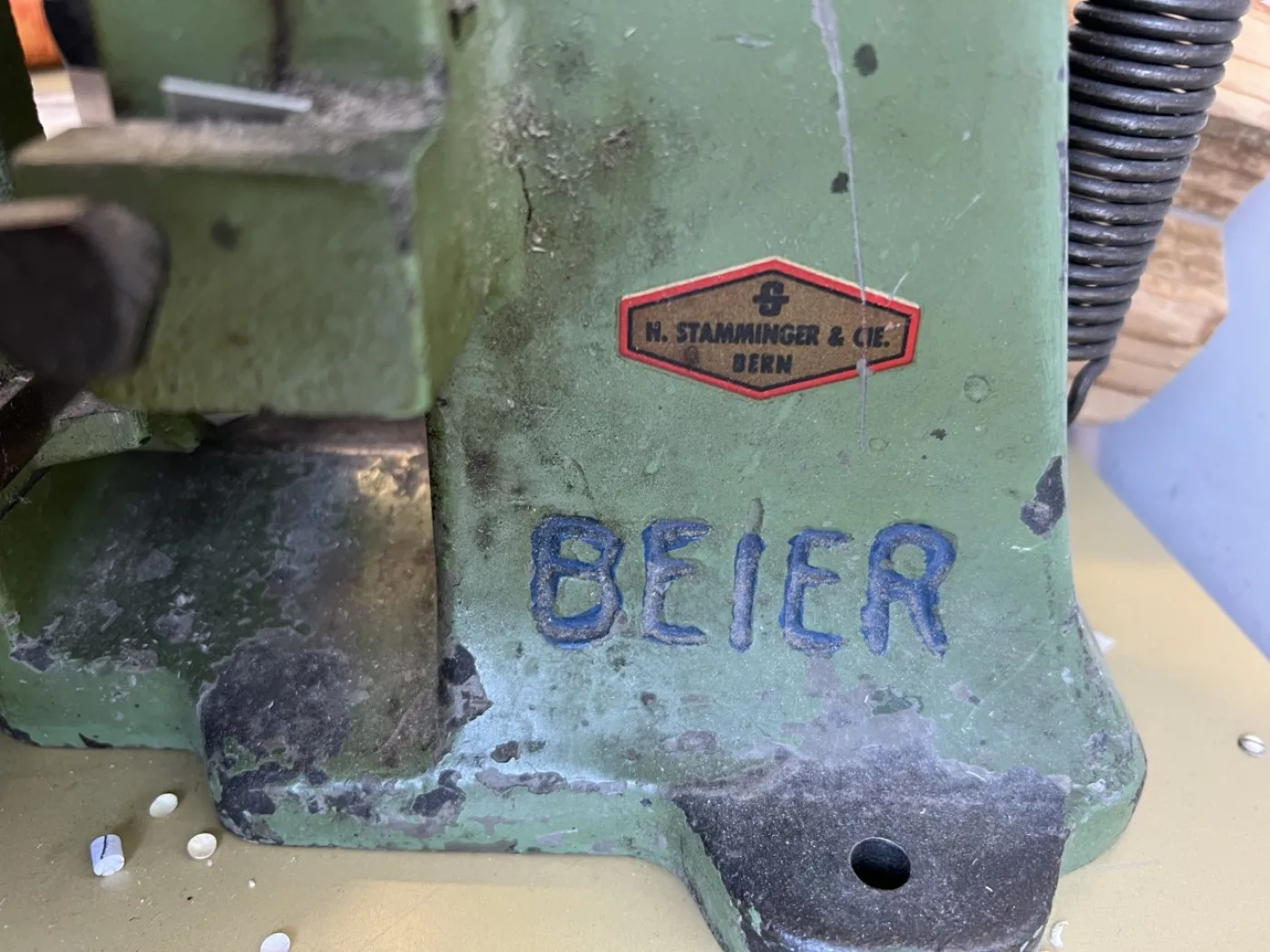 BEIER, machine à arrondir les angles - 2