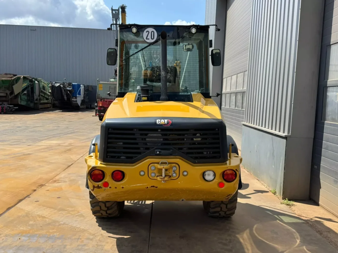 Caterpillar 908M - 8