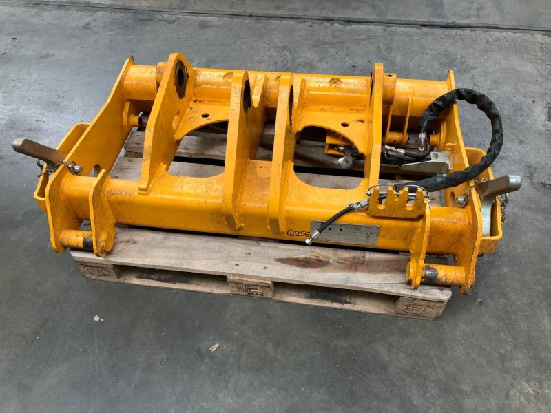 Adapter JCB Anbaugeräte Q-Fit Aufnahme hydr. Verriegelung