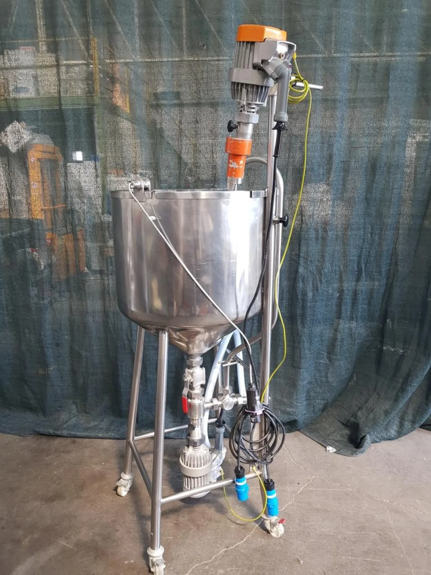 DISSOLUTORE CON POMPA DI RILANCIO – MOD. 150 L - 3
