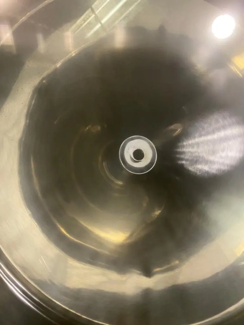 USED 100 LITER STAINLESS STEEL TANK