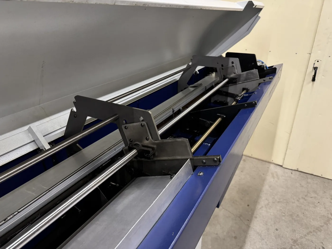 RAVITAILLEUR TORNOS TYPE ROBOBAR SBF-216 - 4