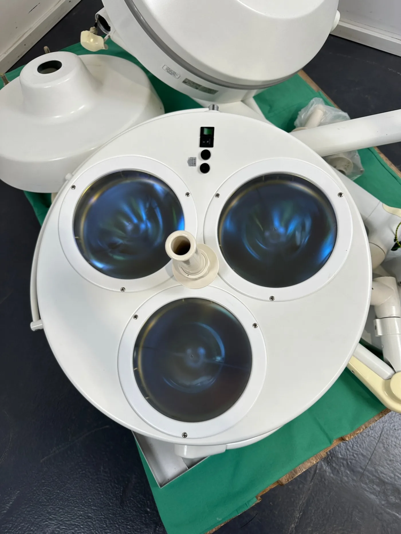 Dr. Mach TrigenFlex OP-Lampe Deckenmontage - 3