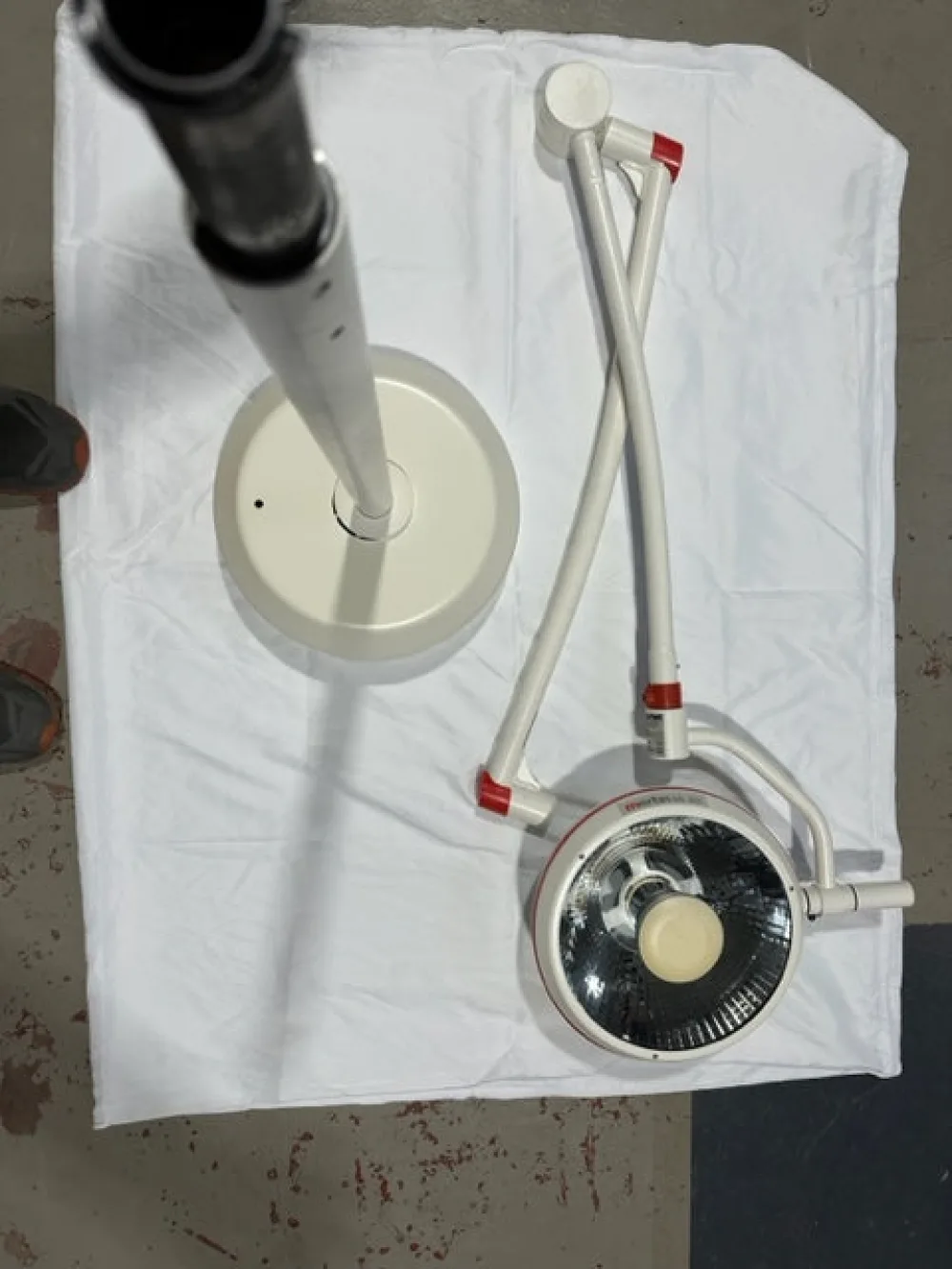 KLS Martin ML-301 OP-Lampe (Deckenmontage)