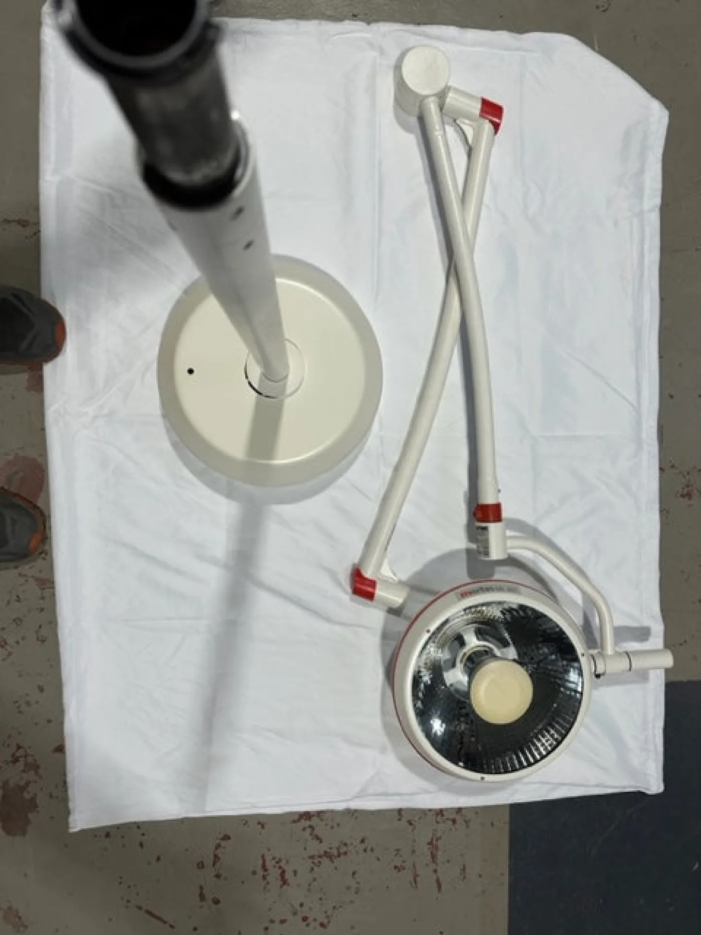KLS Martin ML-301 OP-Lampe (Deckenmontage) - 1