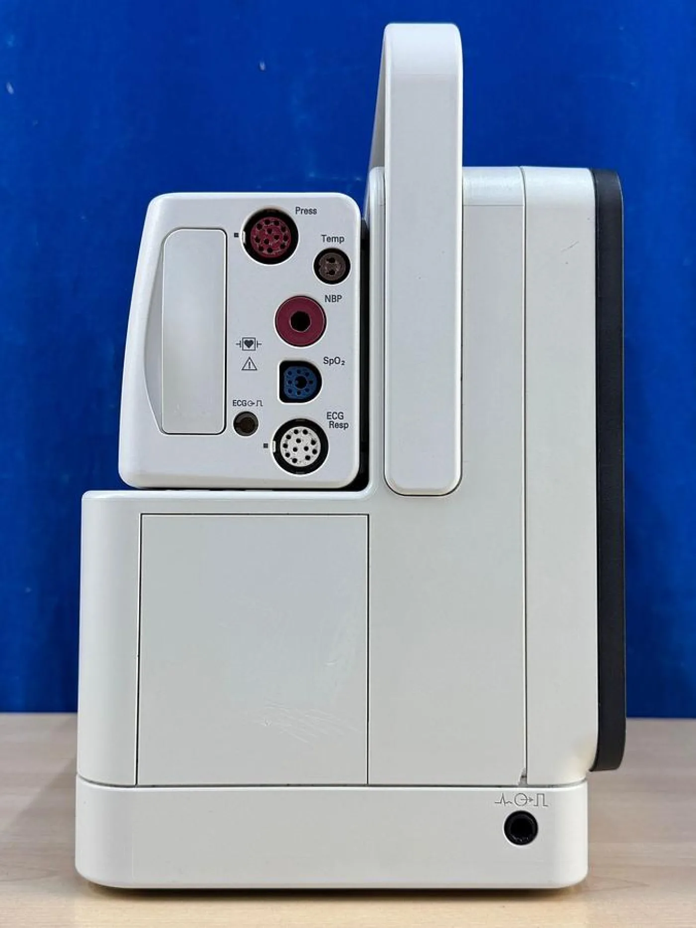 Philips IntelliVue MX 400 Patient Monitor YOM: 2015 - 7