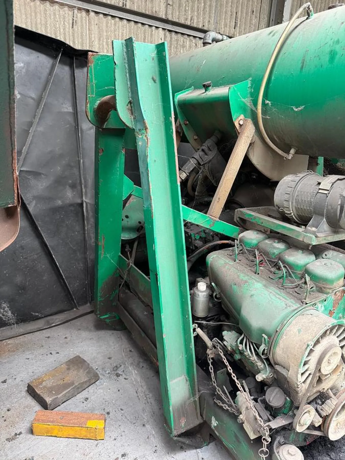 Large Diesel Hooklift Yard Mixer - 4