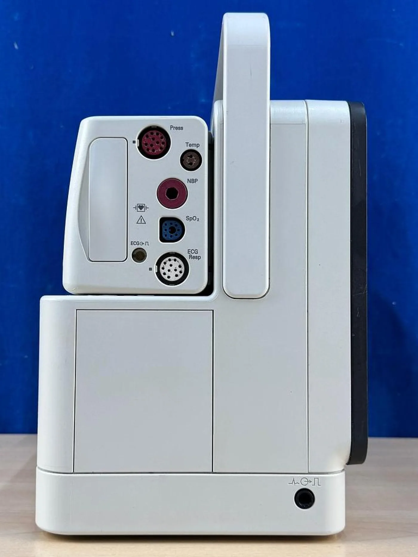 Philips IntelliVue MX 400 Patient Monitor YOM: 2016 - 7