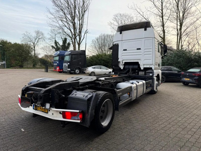 MAN TGX 18.400 BDF, lifted fifth wheel & trailer hitch!