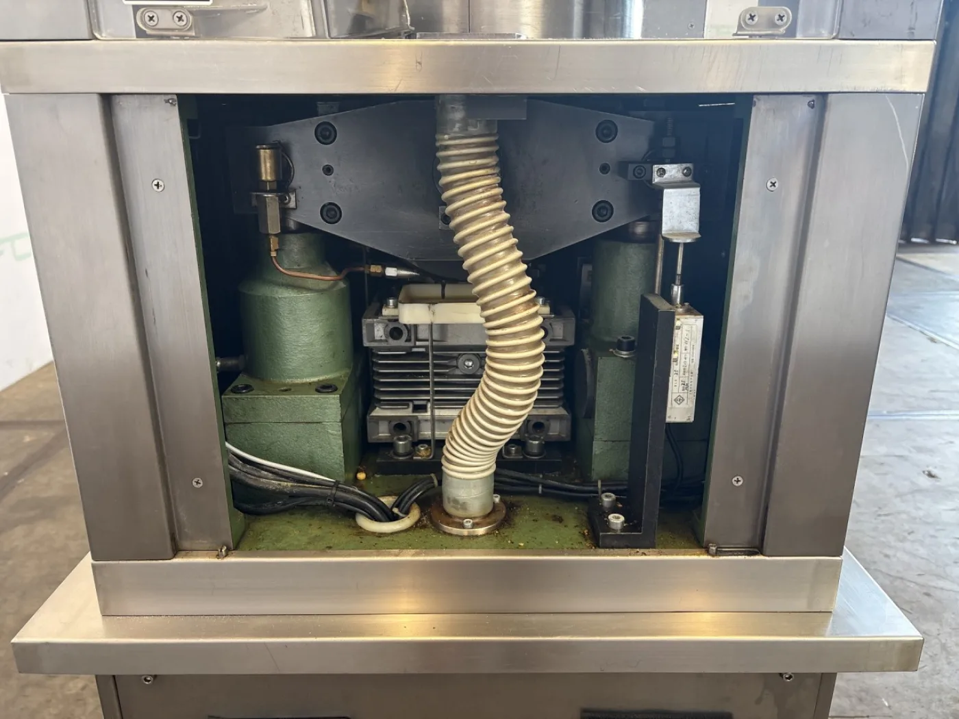 Vanguard VSP-16 - Rotating tablet press - 5