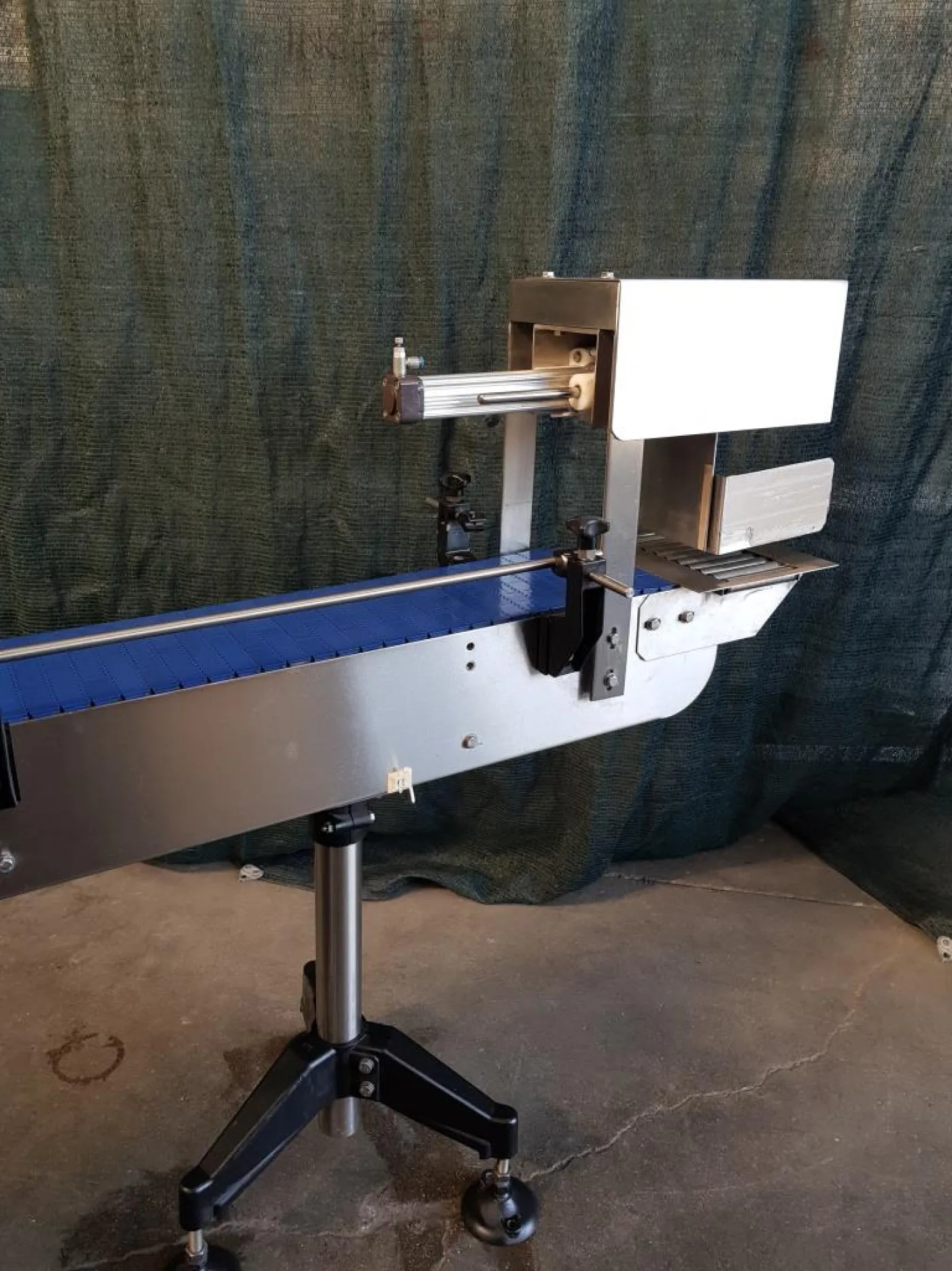 NASTRO TRASPORTATORE MOTORIZZATO CON SPINGITORE – TECADIS - 8