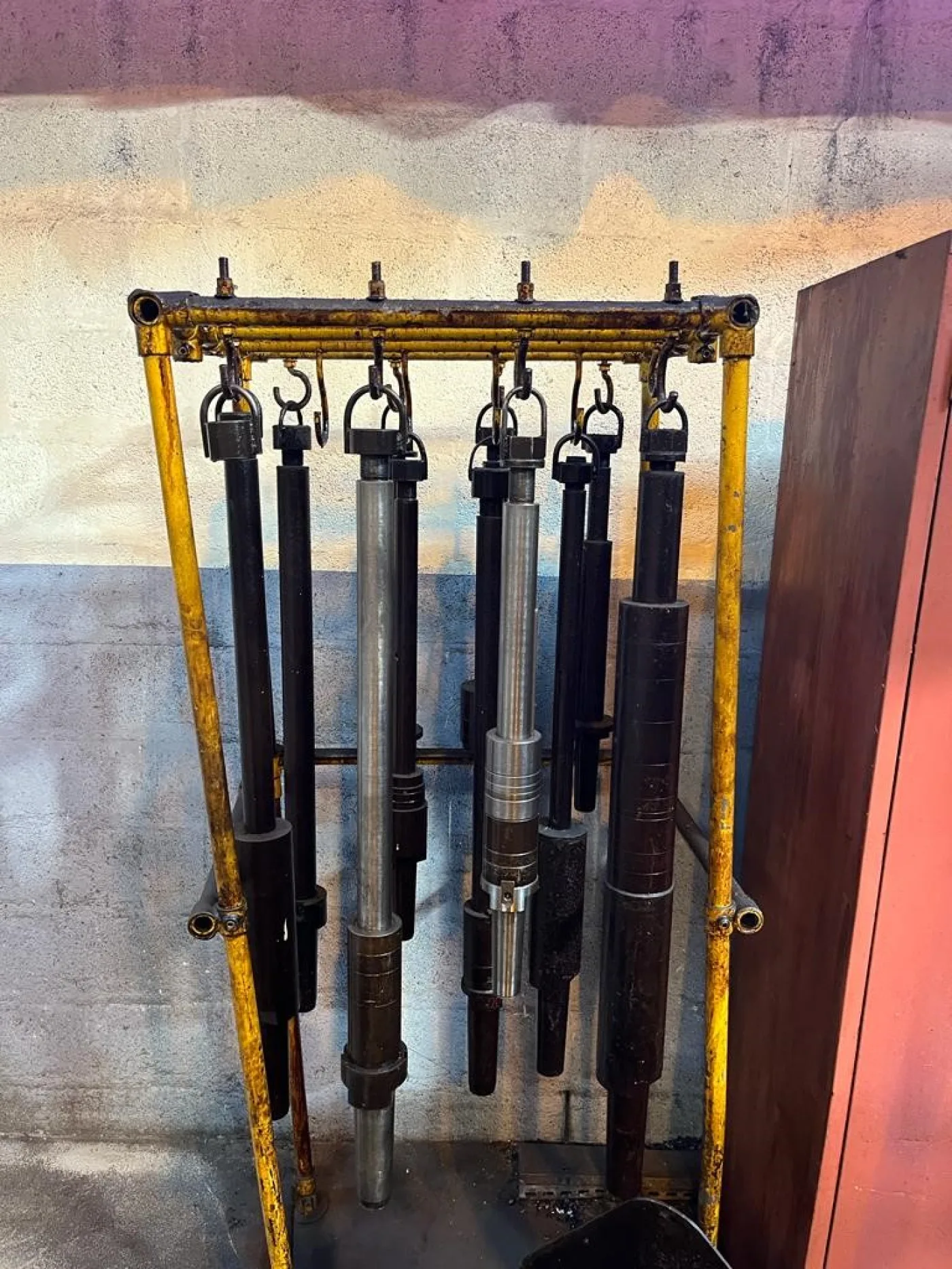 Gear Hobbing Machine – LIEBHERR L2000 - 6