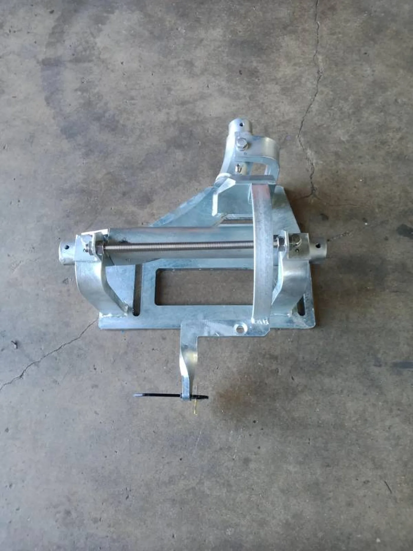 Switch right inside 90°. Tube height 15 cm. On plate - 5