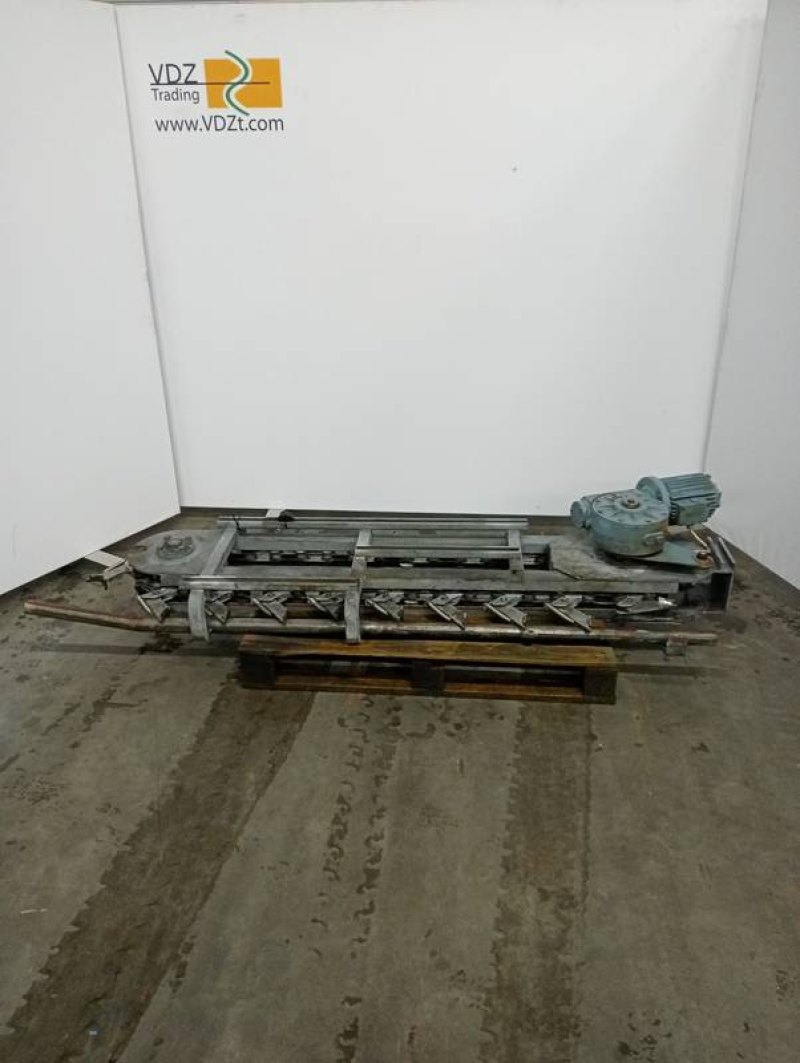 Lift conveyor empty hooks