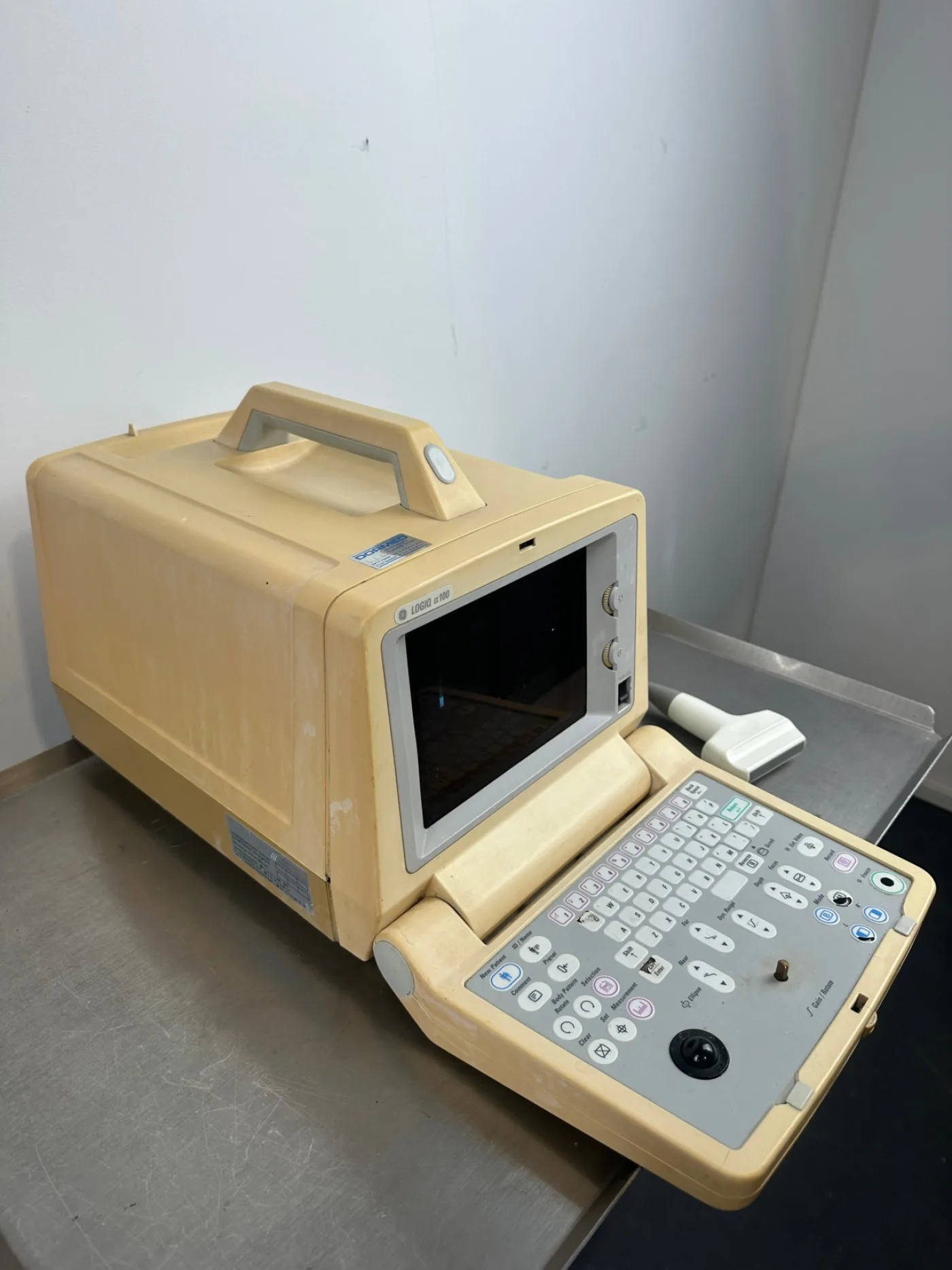 GE Logiq Alpha 100 Ultraschallgerät mobil Linearsonde L76 - 4