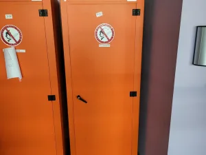 2071 - Used Schramm safety cabinet for compressed gas cylinders