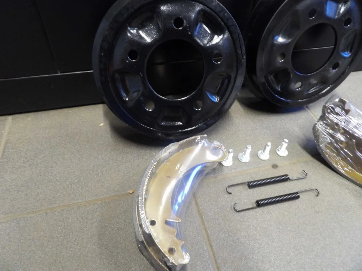 Remschoen as-set voor of achter-as - 2
