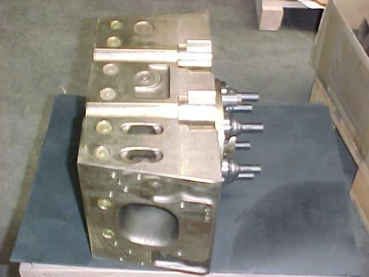 CYLINDER HEAD MTU MD 871 UM 1D - 4