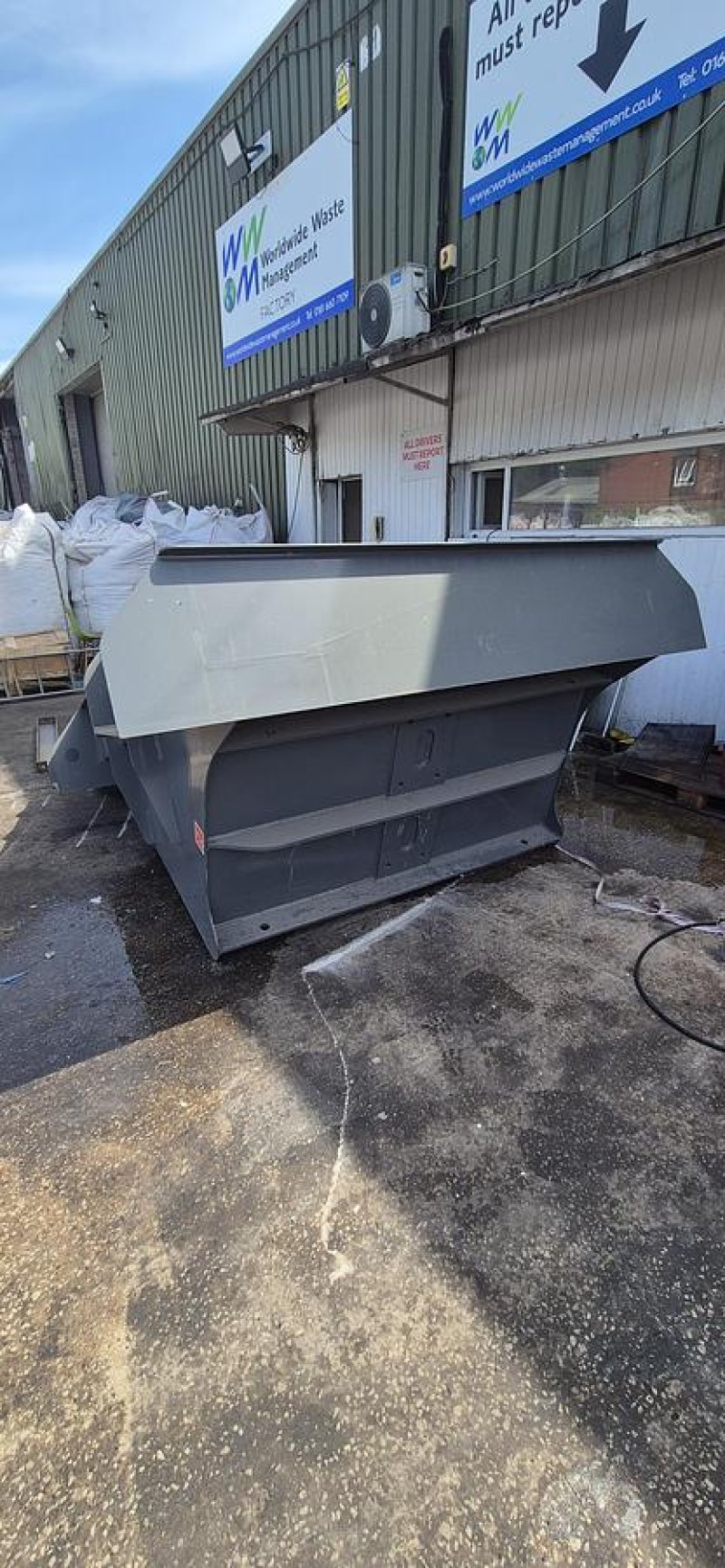 2024 2m Shaker Feeder