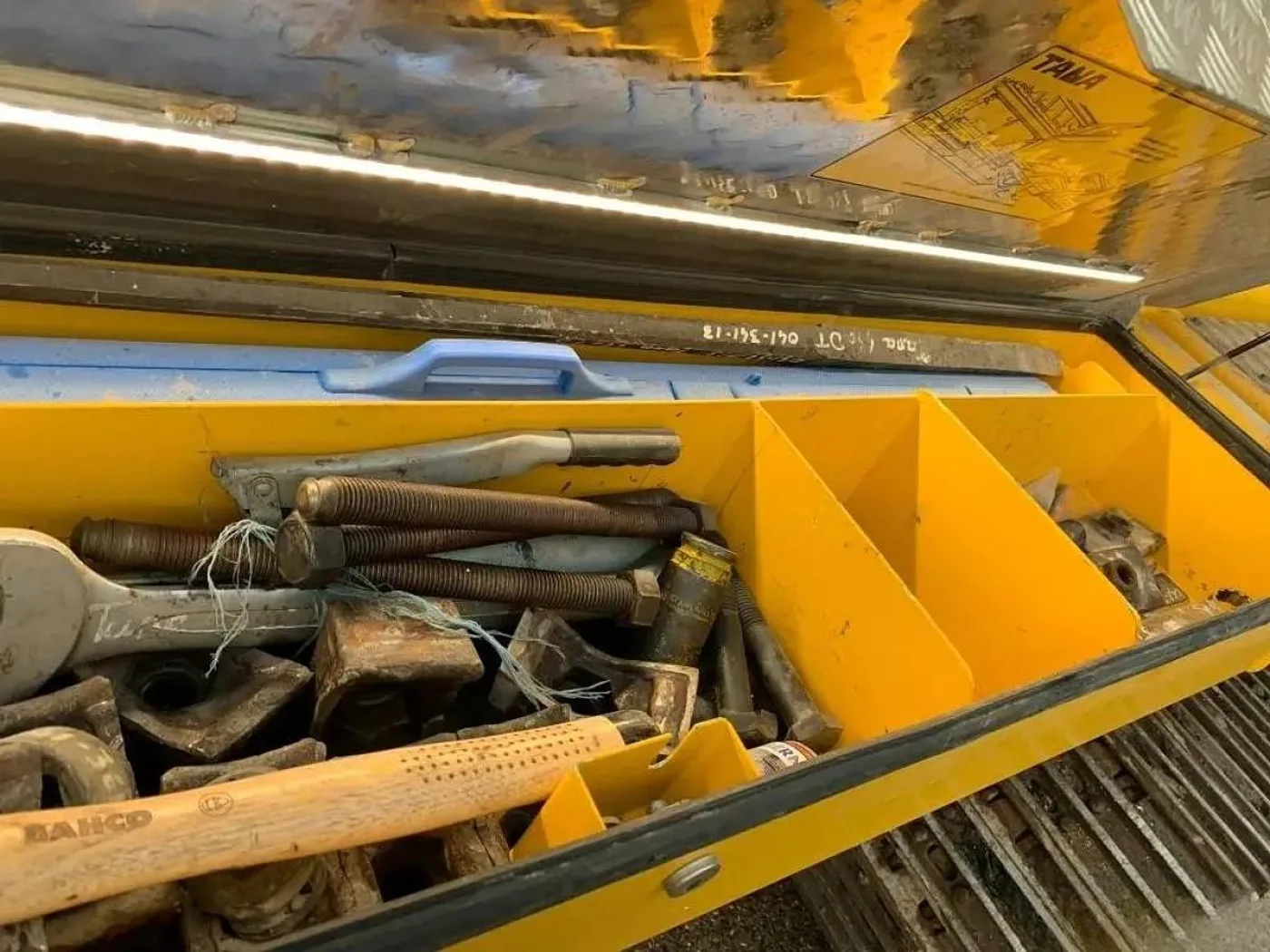 2021 TANA Shark 440DT Eco Slow Speed Shredder - 4