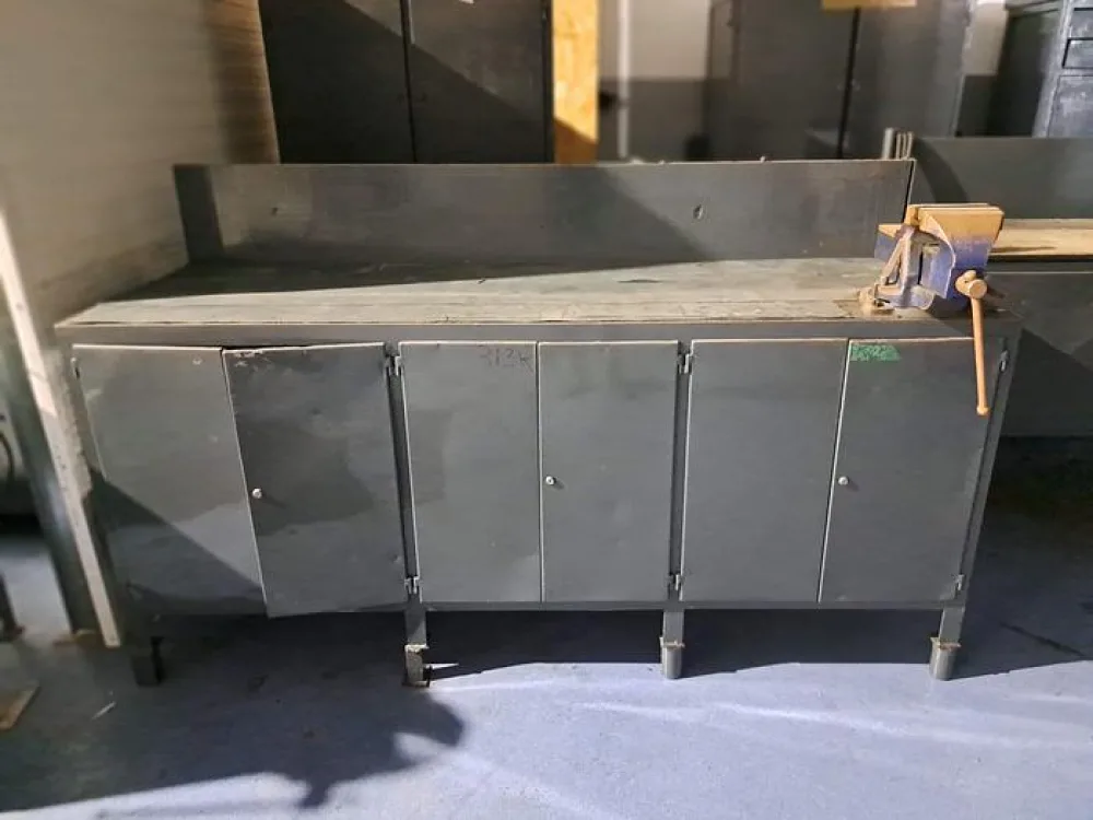 Bancada de trabalho com torno