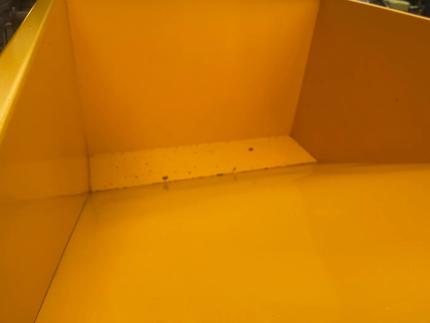 Suton Tipping Forklift Skip - 4