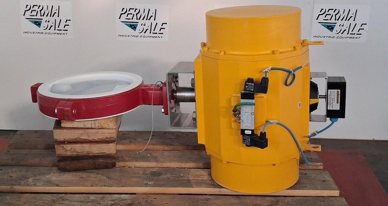 Klappenarmatur mit ELO-MATIC Pneumatikantrieb vom Typ P+F SJ 3,5 N DN250