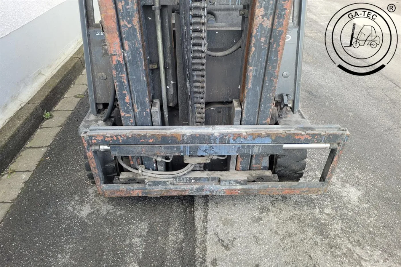 Linde E16 - 8