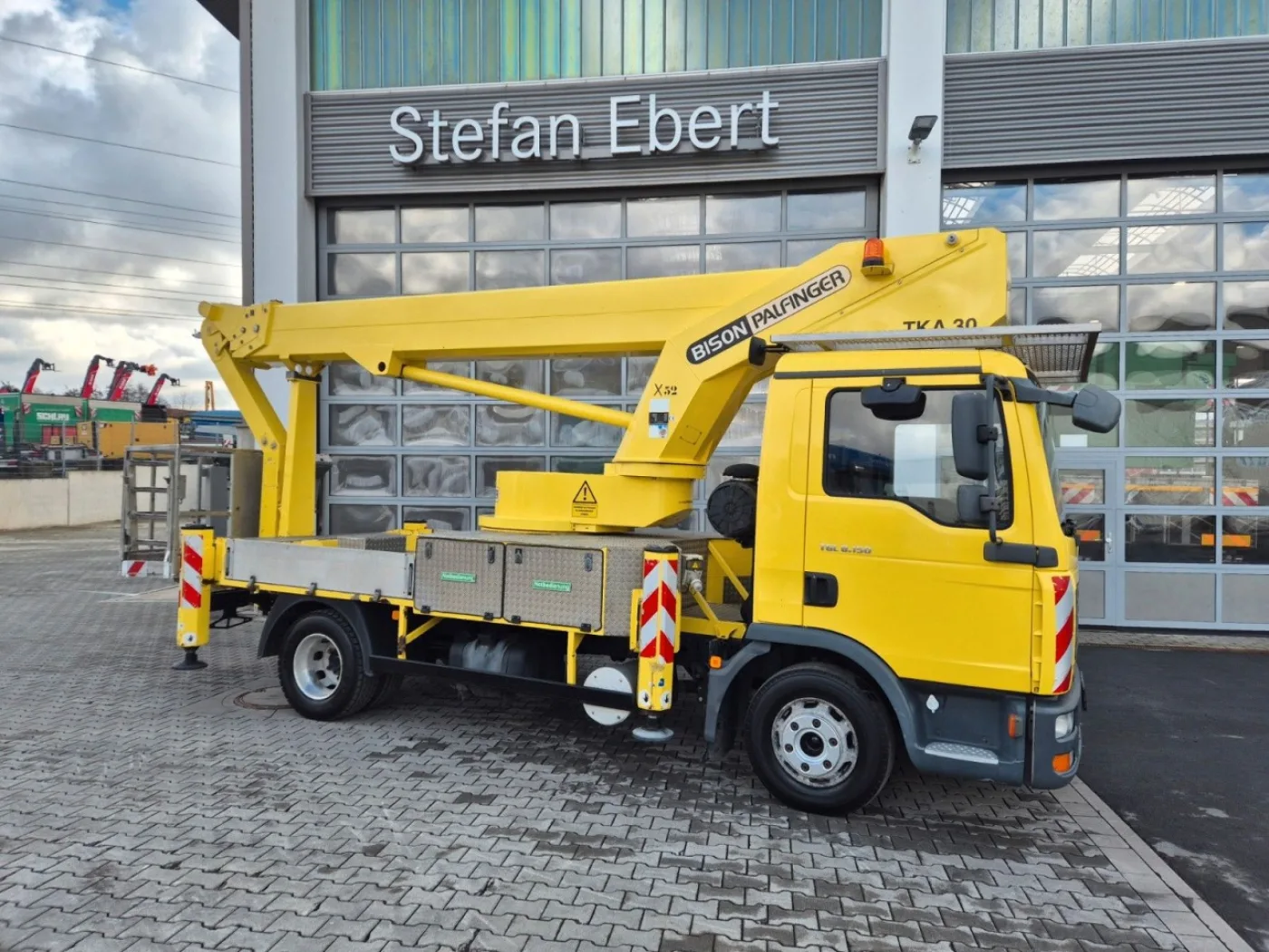 Man TGL 8.150 4x2 Bison Palfinger TKA 30 - 6