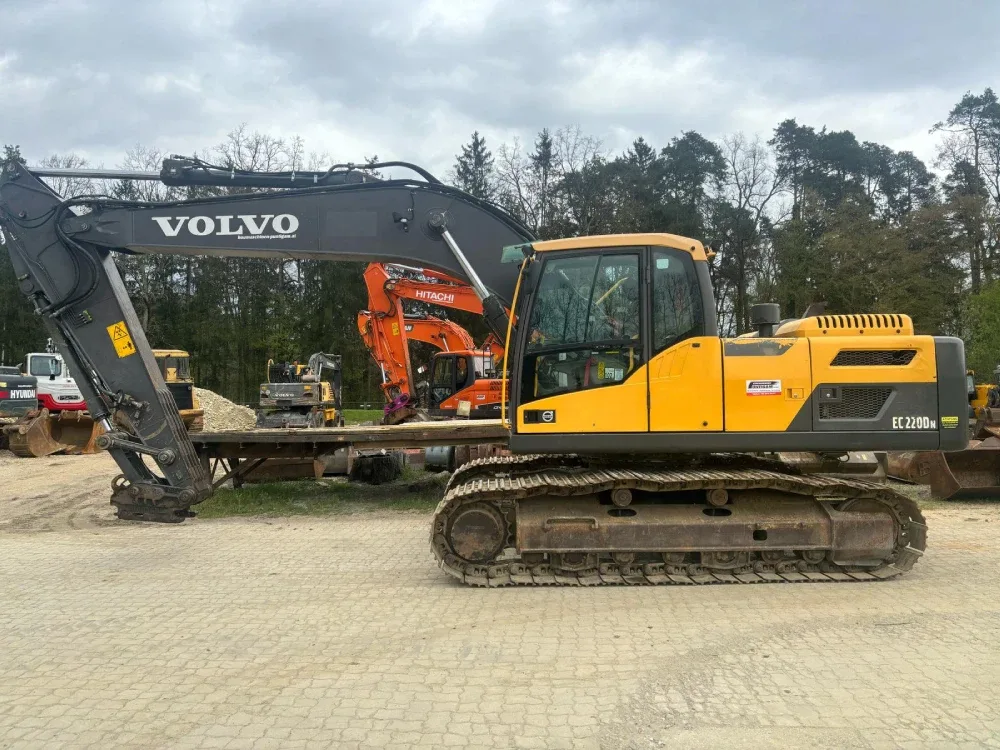Volvo - EC 220 DN