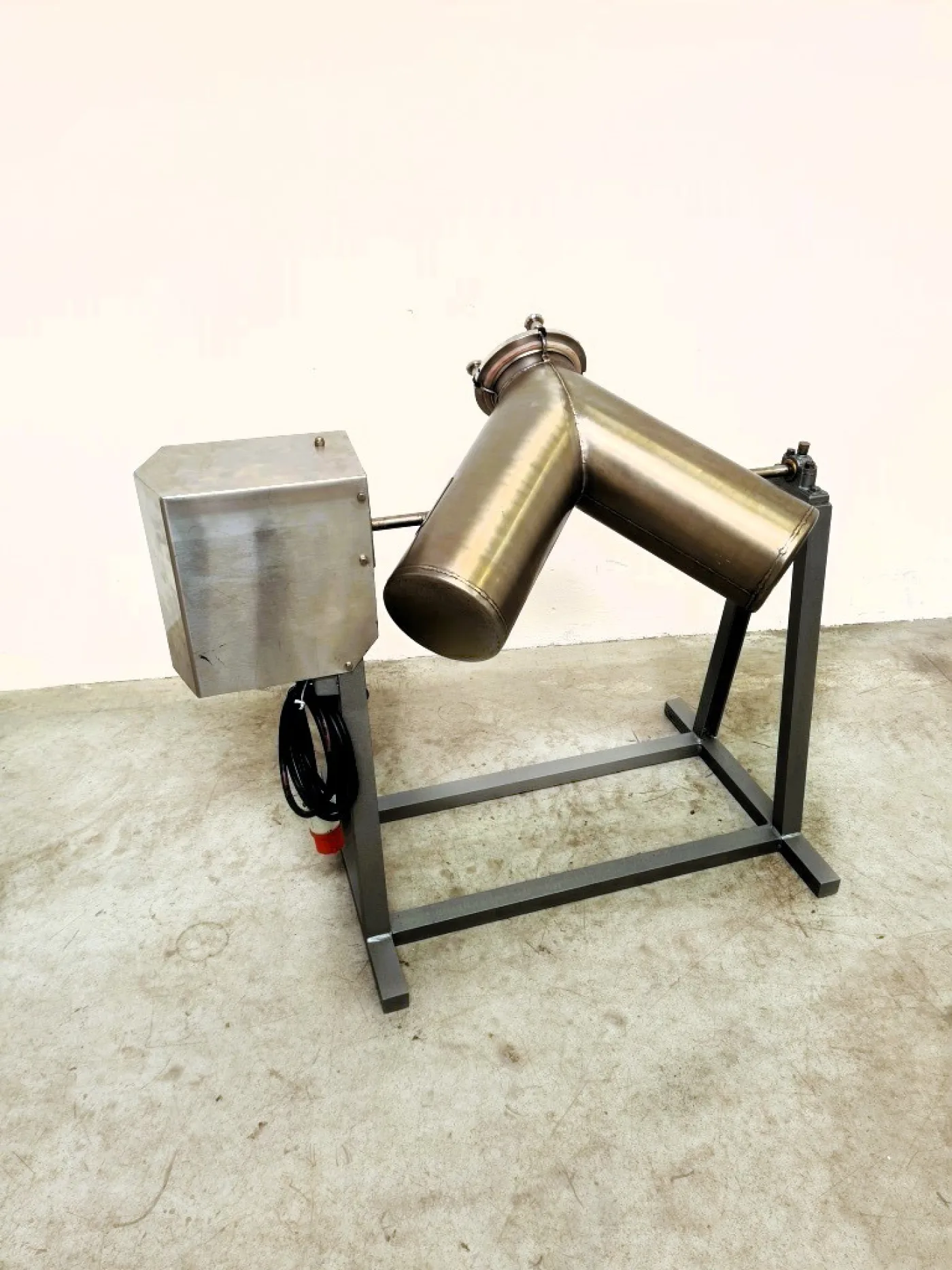 MESCOLATORE A V – MOD. 20 LT - 5