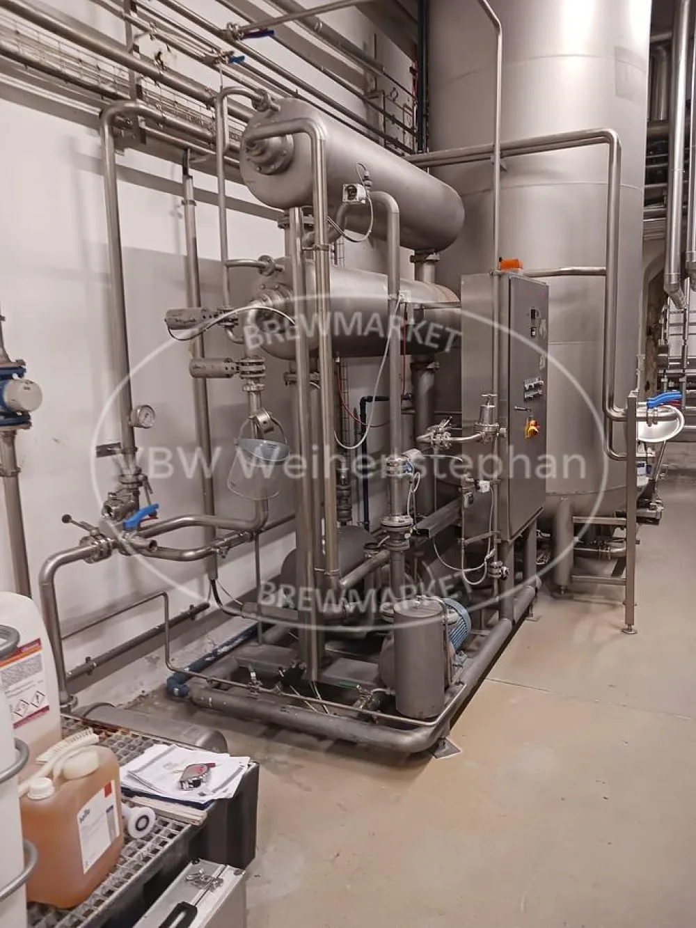 Water degassing plant