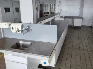 2084 - Used S+B island laboratory table (455 cm)