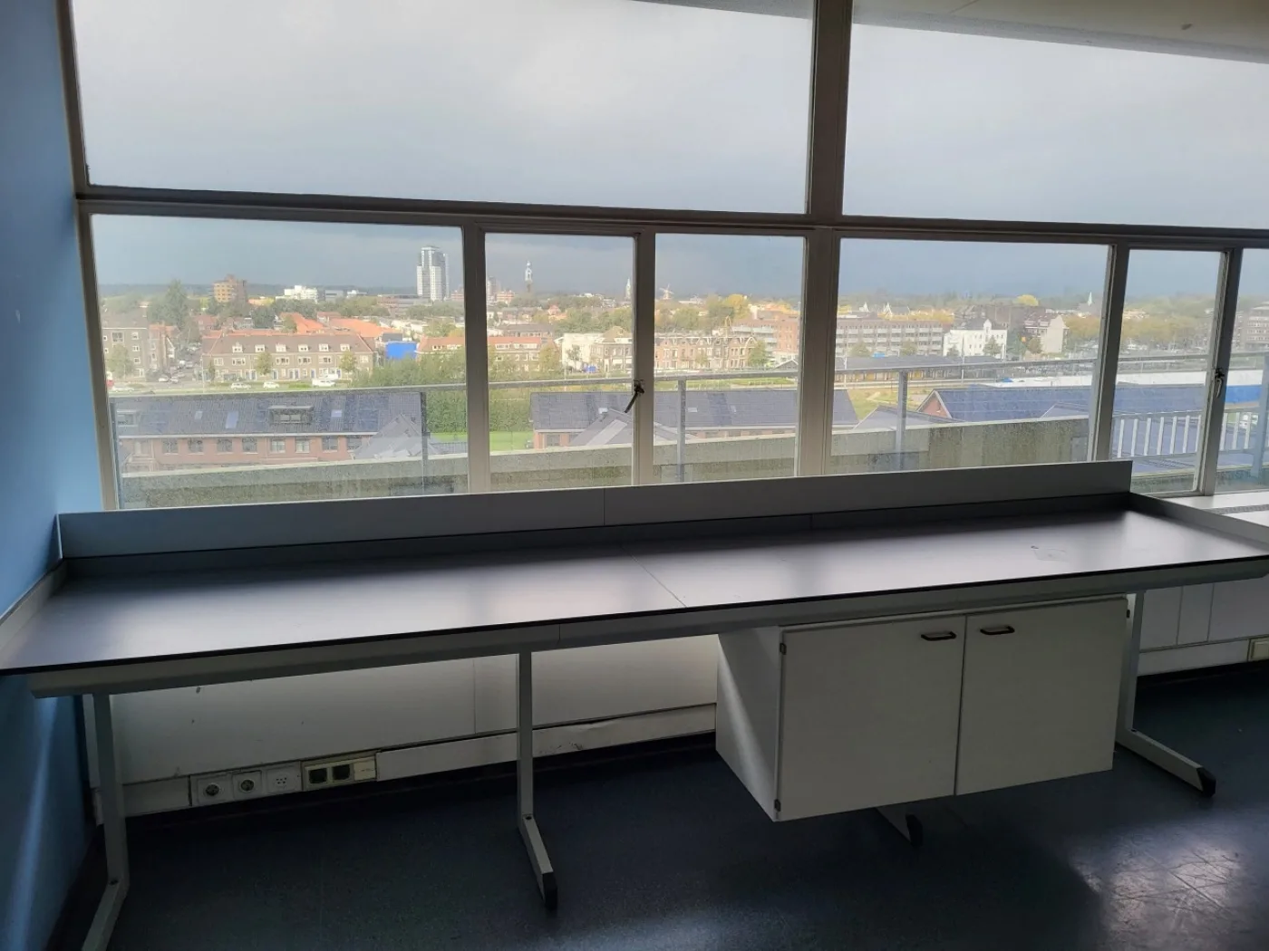 1994 - Used S+B Laboratory wall table (380 cm) - 1