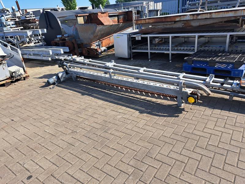Empty hooks conveyor