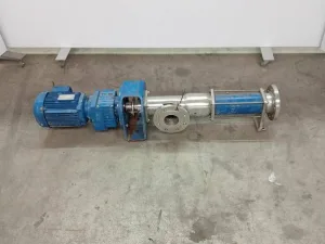 Displacement pump