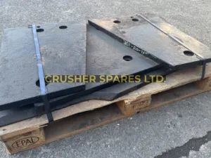 551-015-026 | Lower Liner Cheek Plate | McCloskey® J45 |
