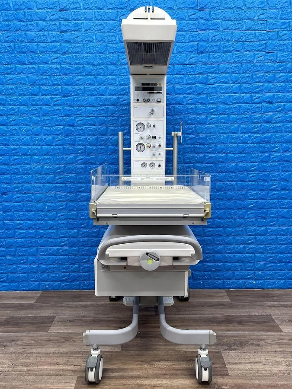 DRAEGER Resuscitaire YOM: 2014 Infant Resuscitator