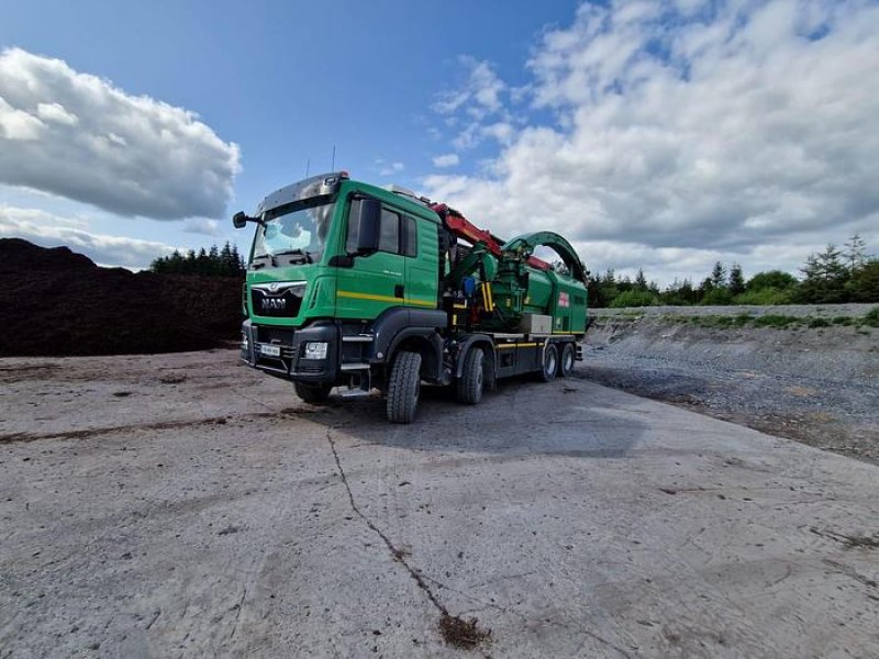 2017 Jenz HEM 583 R Chipping Truck