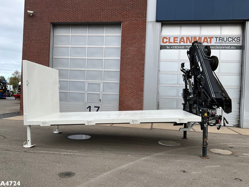 Laadplateau met Hiab 14 Tonmeter laadkraan