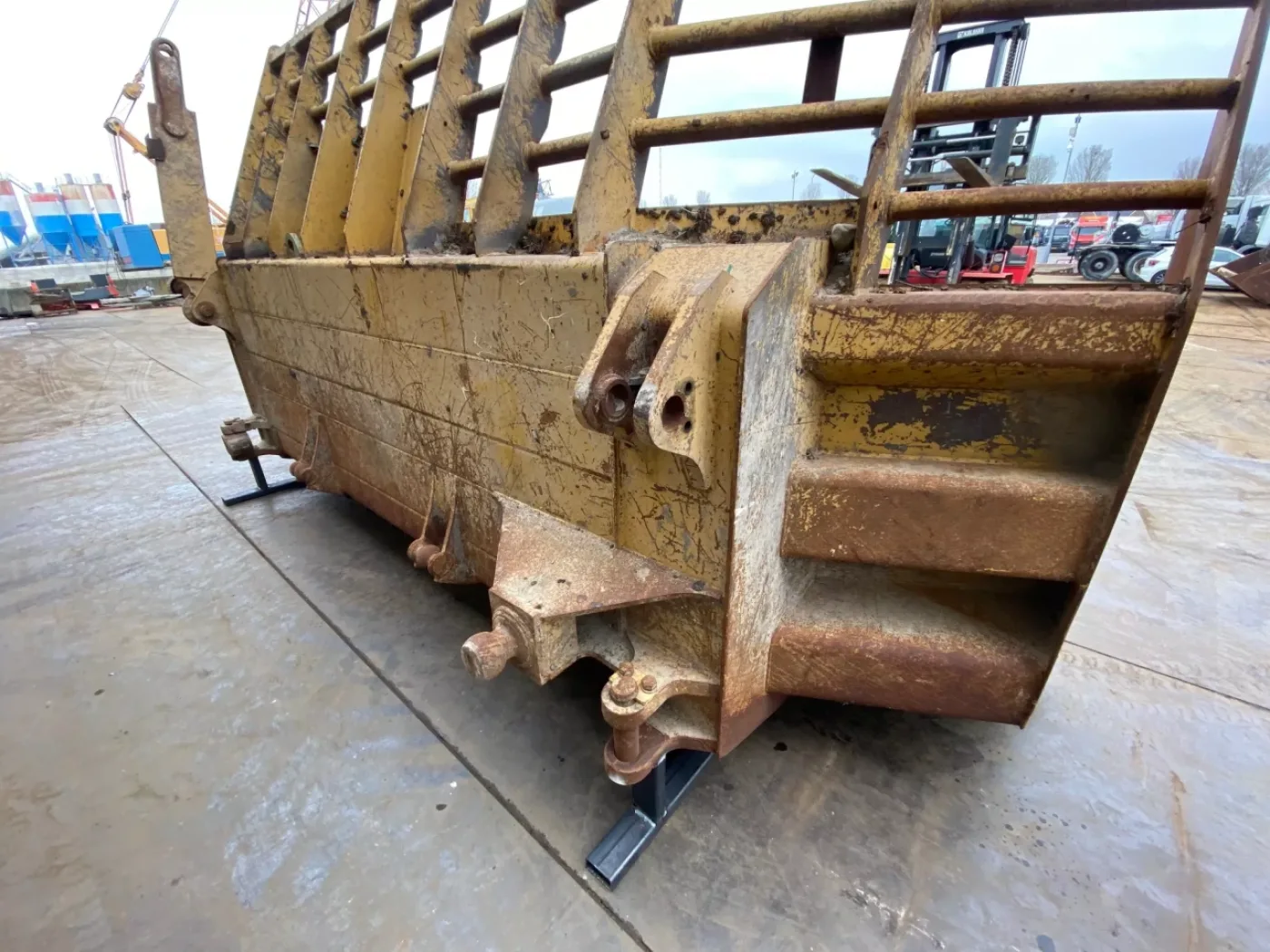 Caterpillar D9U Blade - 8