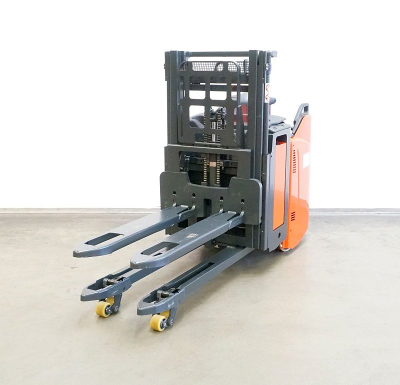 Hochhubwagen Linde D 12 SP 133 (2021)